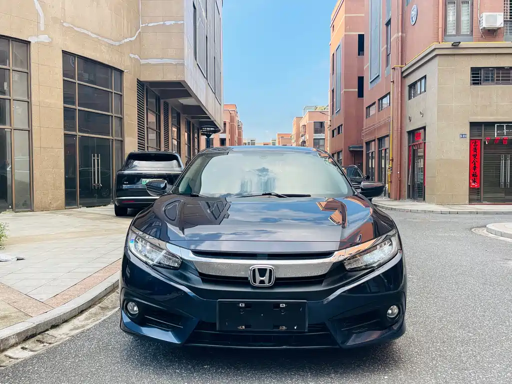 Honda Civic 220TURBO CVT Premium Edition, фото 2