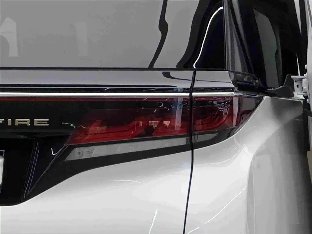 Toyota Vellfire — миниатюра 6