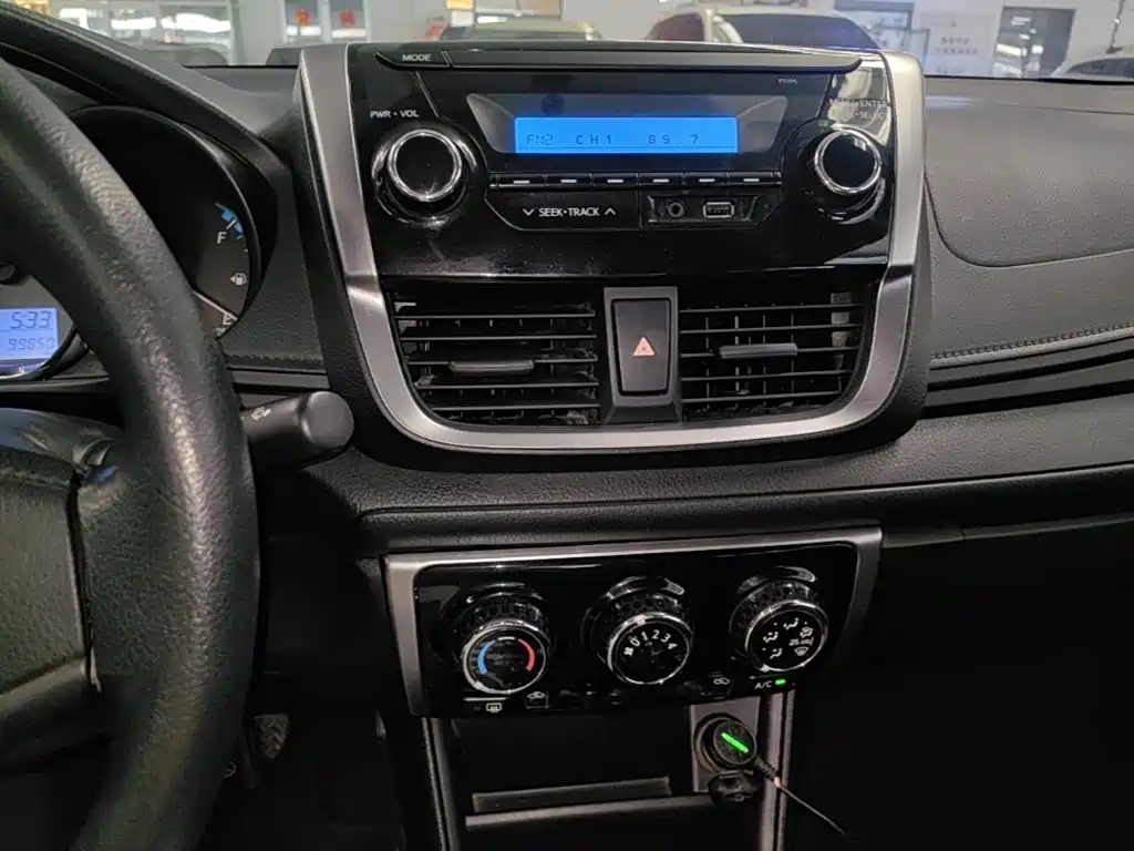 Toyota Yaris L — миниатюра 13