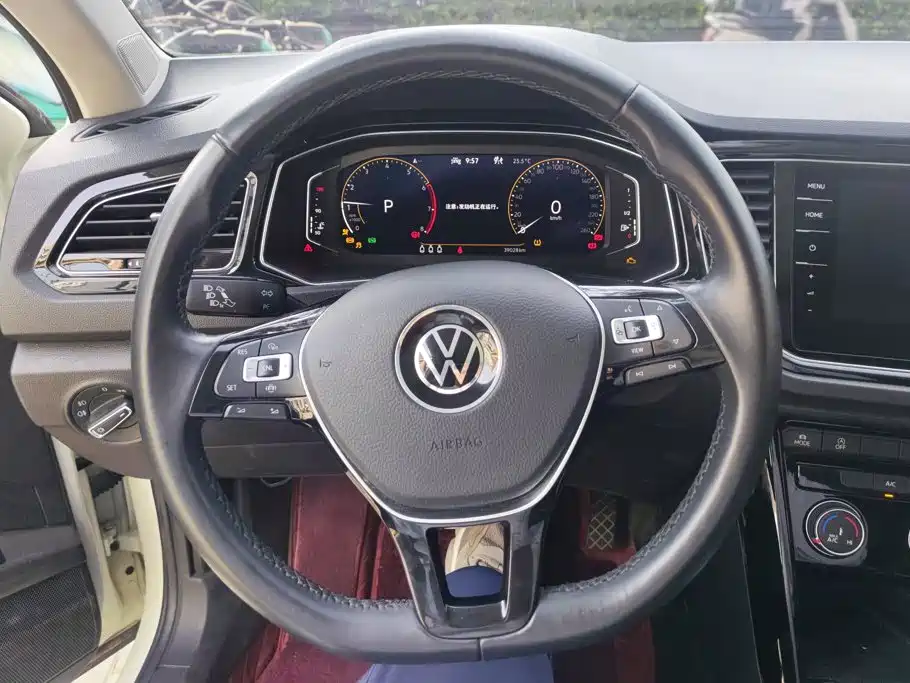 Volkswagen T-Roc — миниатюра 15