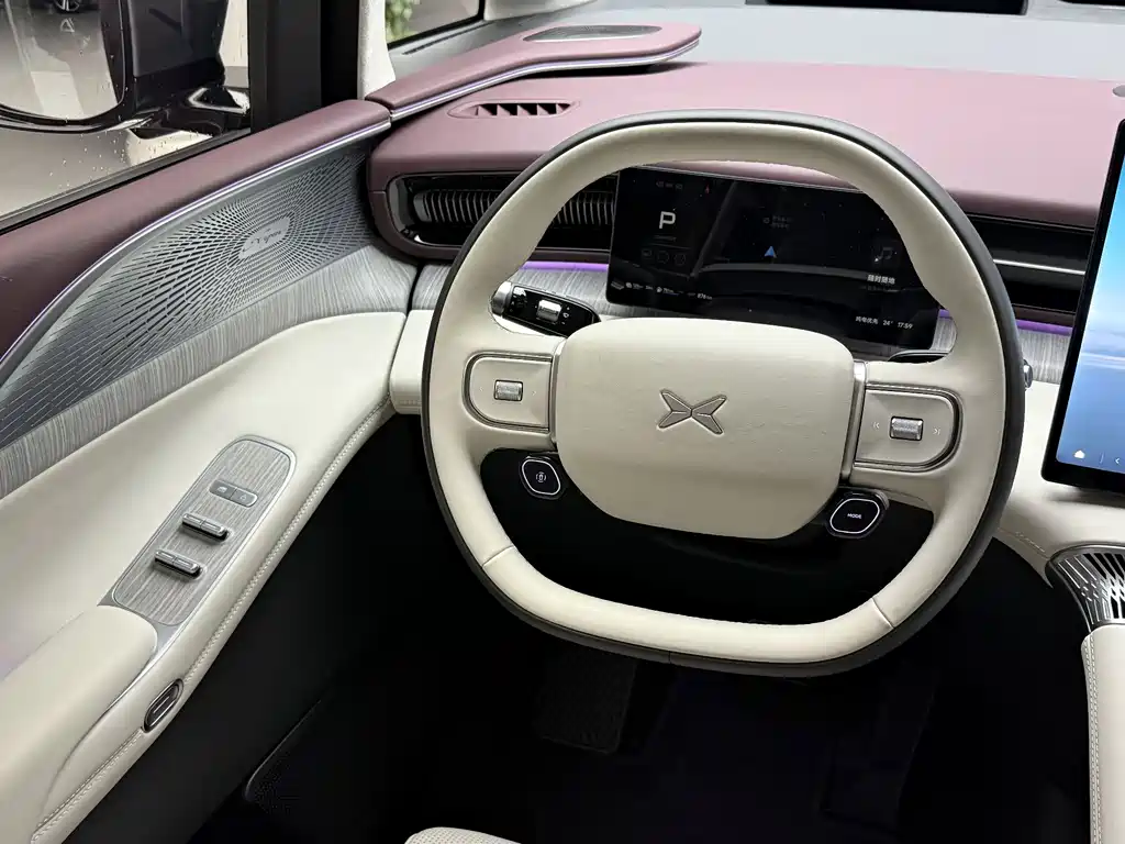 XPeng X9 — миниатюра 11