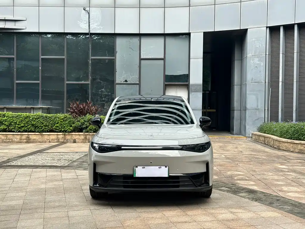 Leapmotor Leapmotor C10 — миниатюра 2