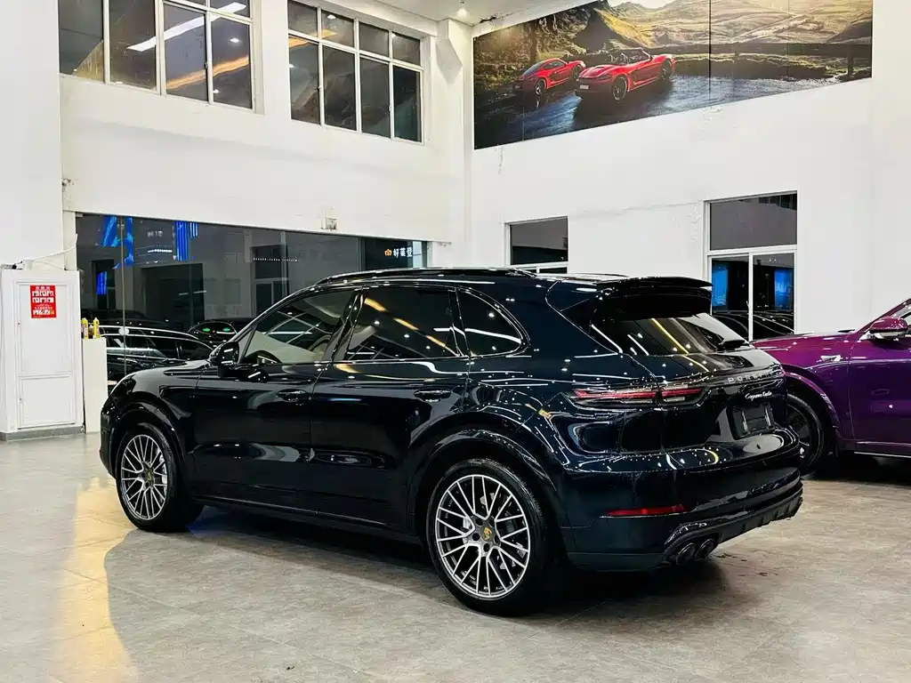 PORSCHE CAYENNE