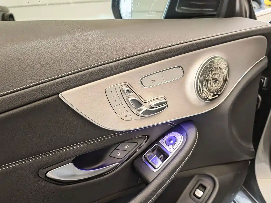 Mercedes-Benz C-Class (Import) — миниатюра 11