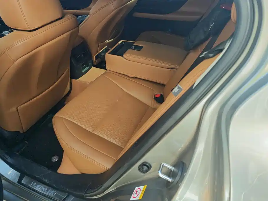 Lexus GS — миниатюра 11