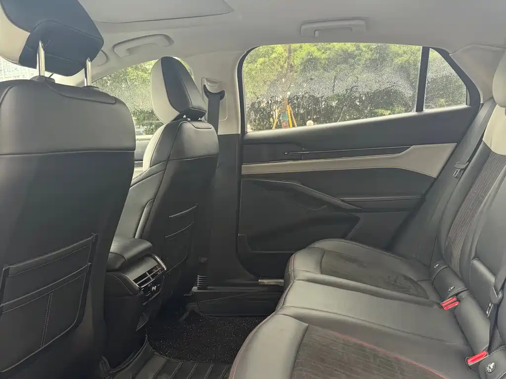 Ford Mondeo — миниатюра 12