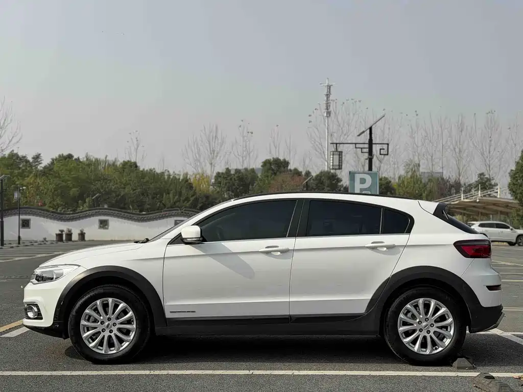 Qoros Qoros 3 — миниатюра 4