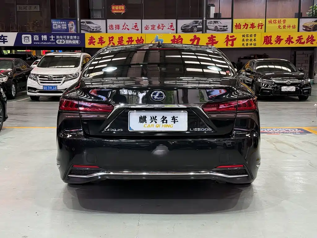 Lexus LS — миниатюра 5