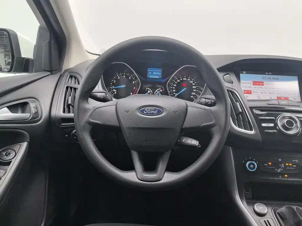 Ford Focus — миниатюра 11