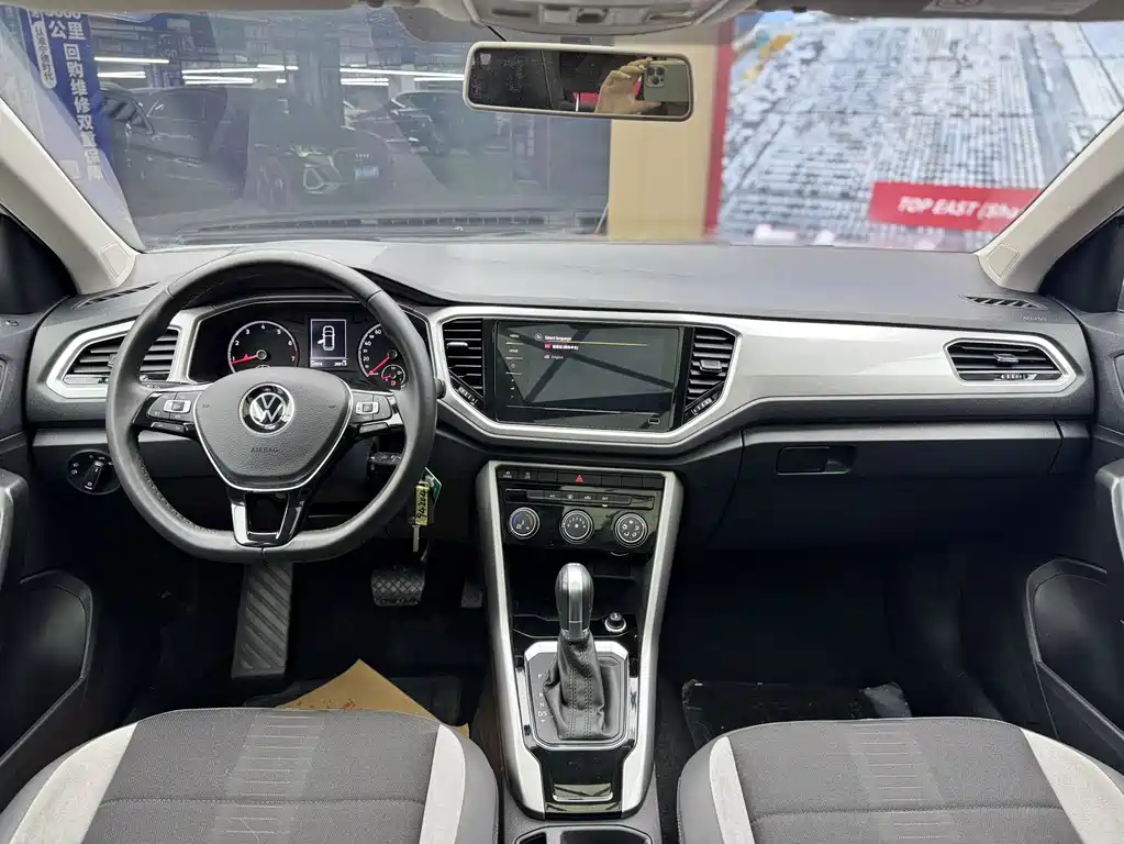 Volkswagen T-Roc — миниатюра 15