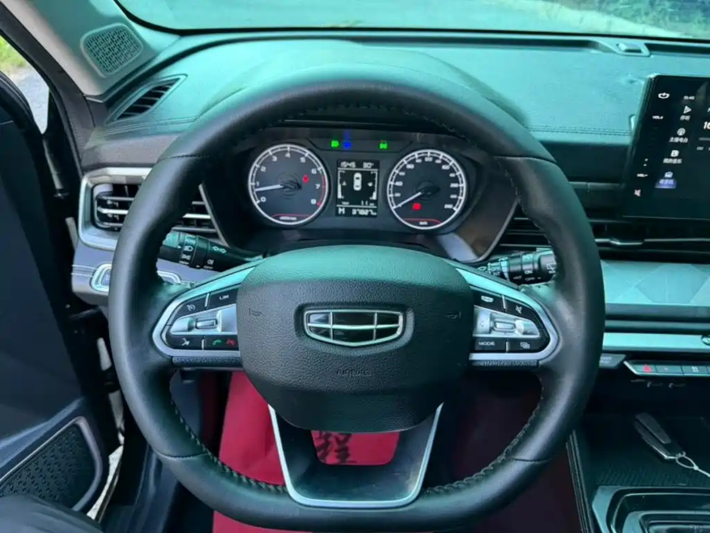 Geely Vision X6 — миниатюра 6