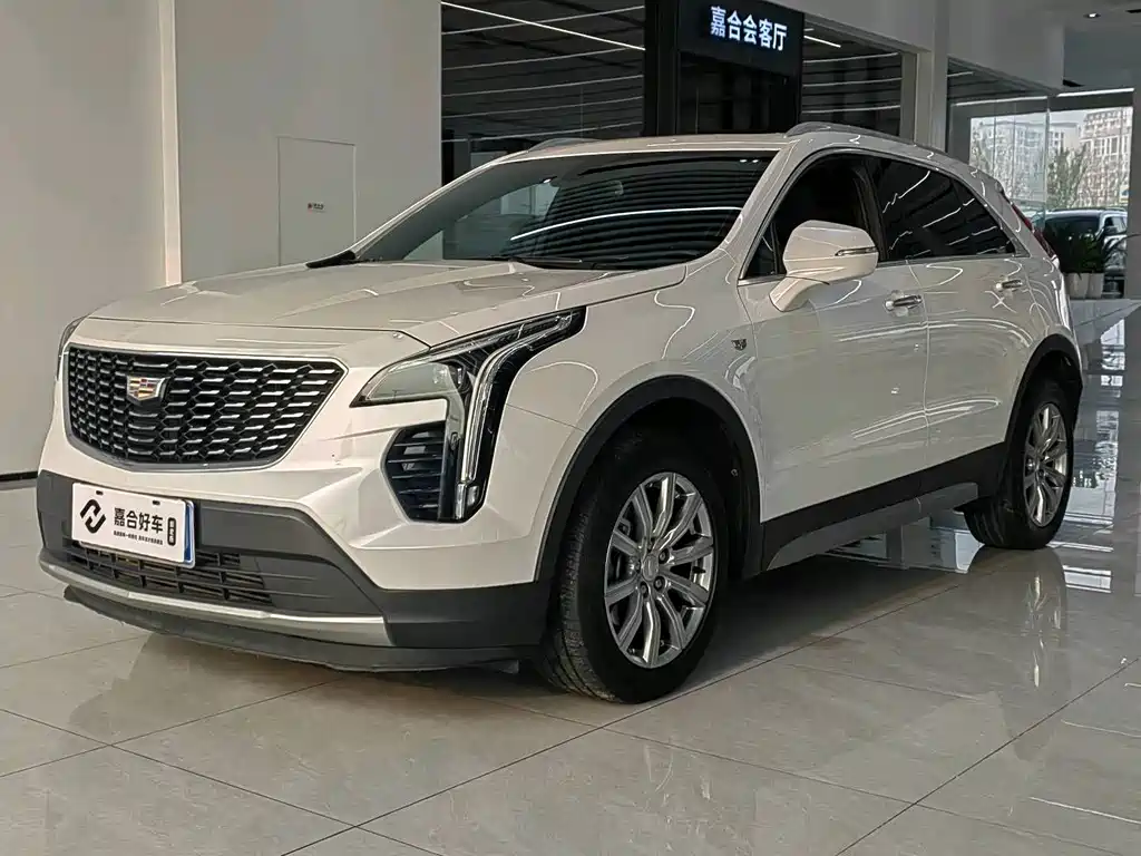 CADILLAC XT4