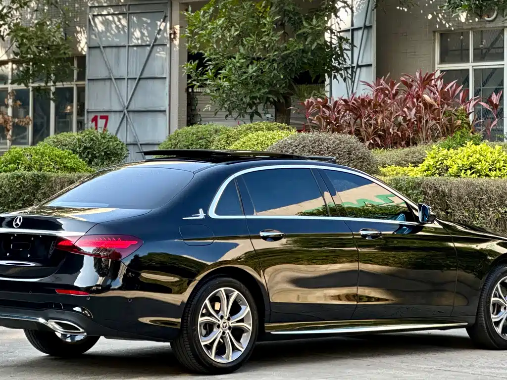 MERCEDES-BENZ E CLASS