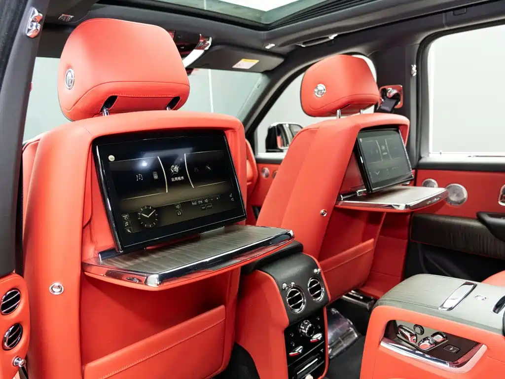 Rolls-Royce Cullinan — миниатюра 18