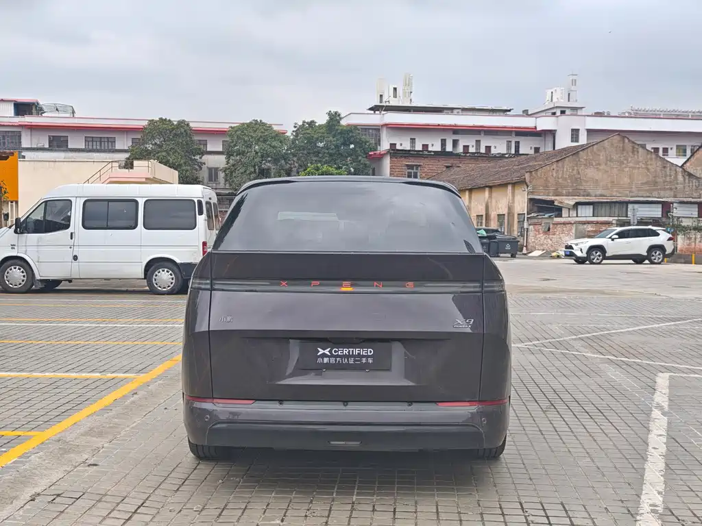 XPeng X9 — миниатюра 4
