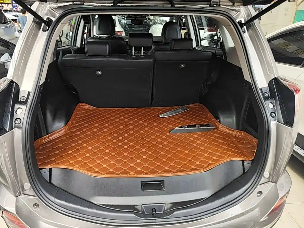 Toyota RAV4 — миниатюра 19