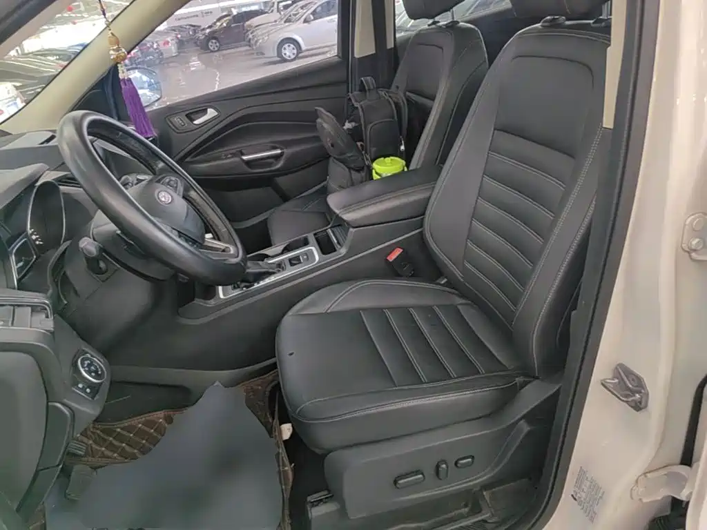 Ford Kuga — миниатюра 15