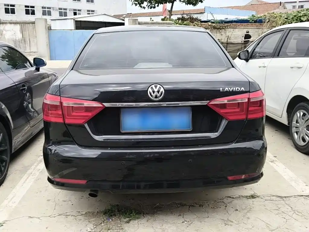 Volkswagen Lavida — миниатюра 6