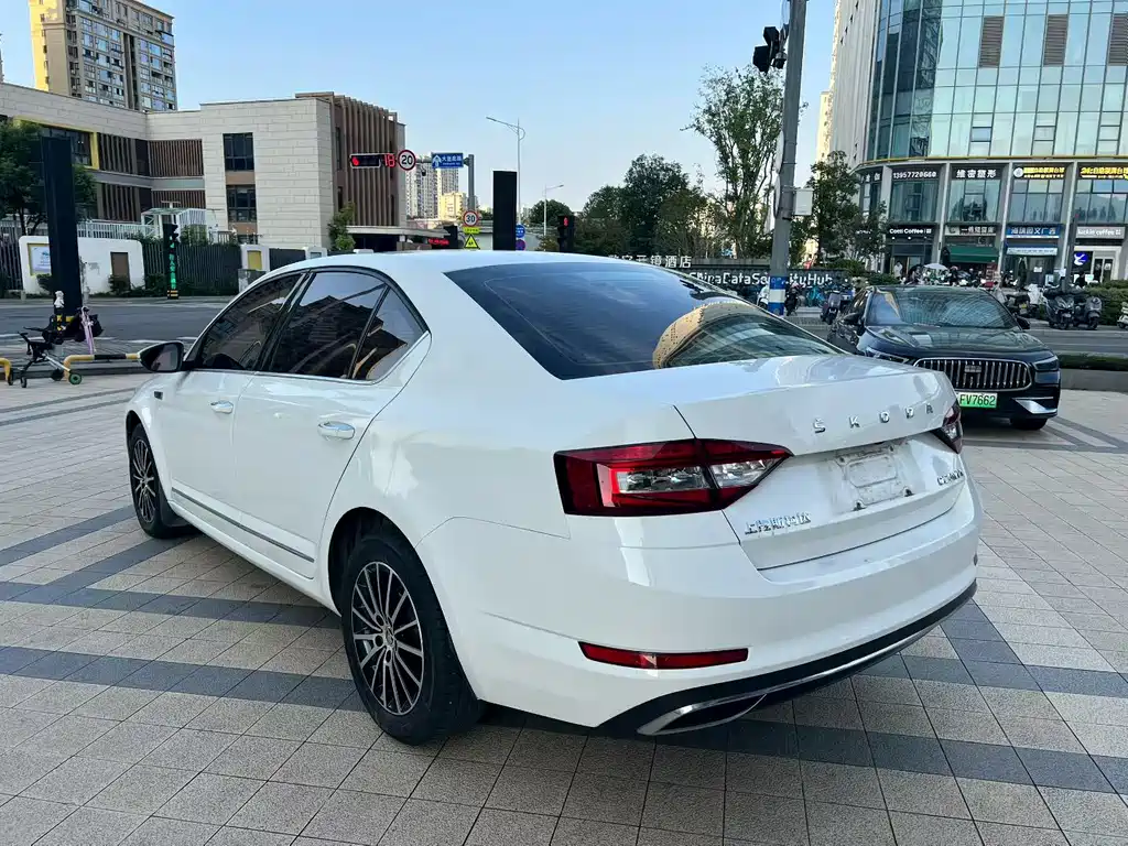 Skoda Octavia — миниатюра 9