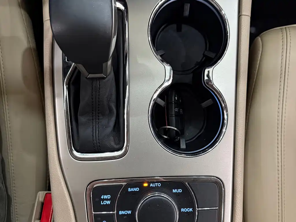 Jeep Grand Cherokee (Import) — миниатюра 9