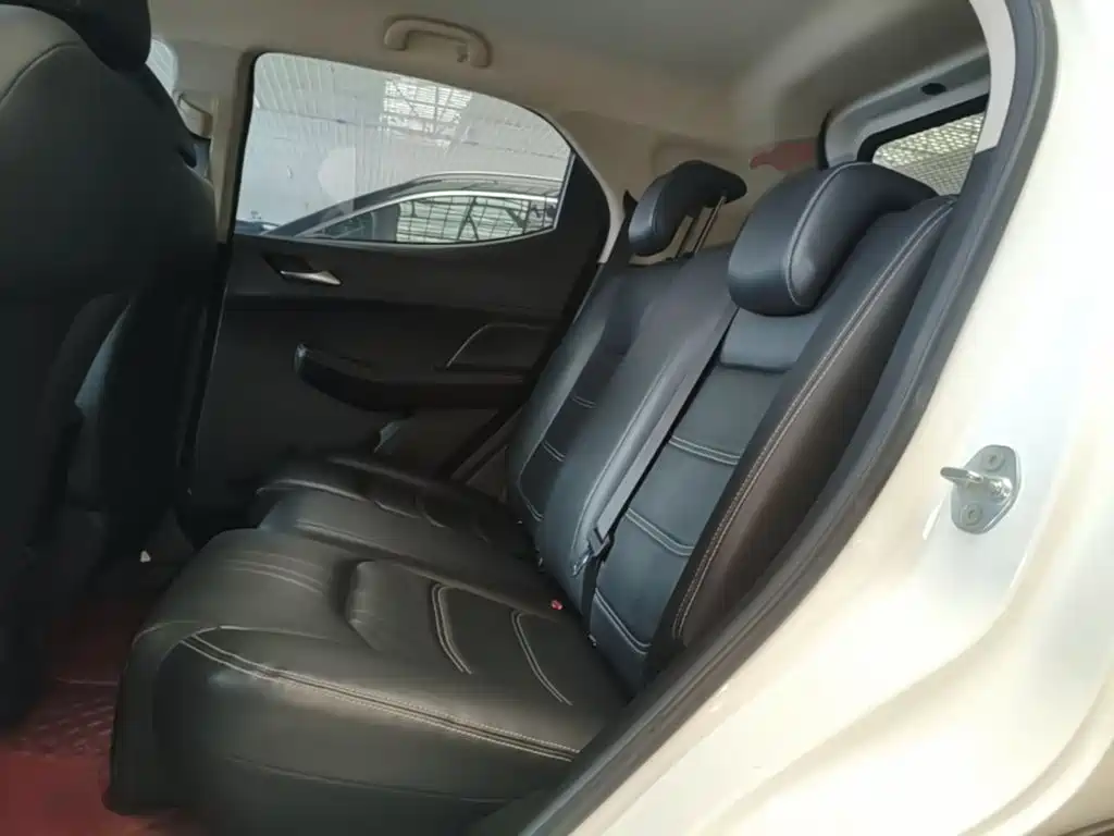 BYD Yuan EV — миниатюра 17