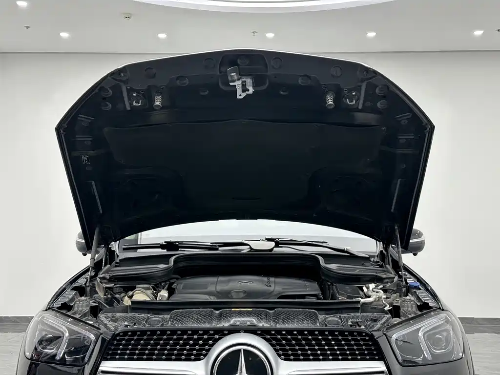 Mercedes-Benz GLE (Import) — миниатюра 27