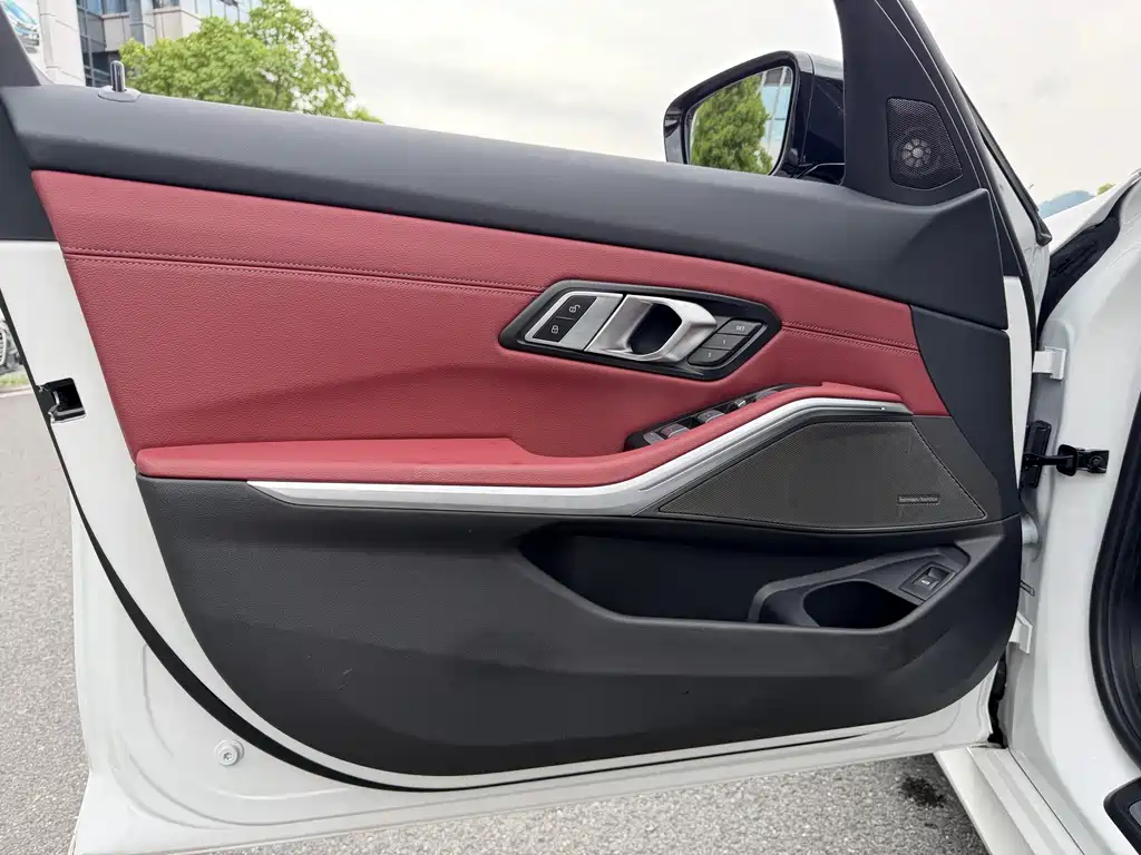 BMW 3 Series 3 2025 330Li M Sport