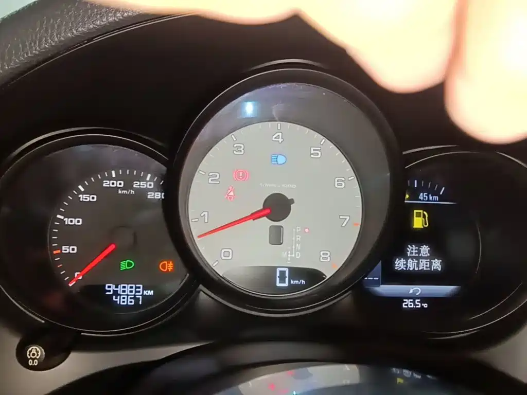 Porsche Macan — миниатюра 12