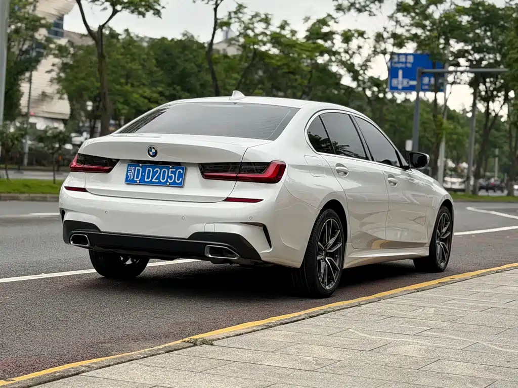 BMW 3 Series — миниатюра 4