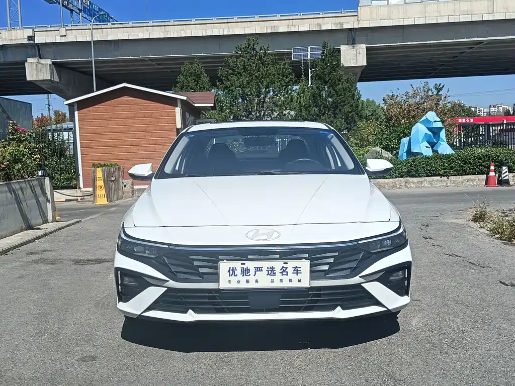 Hyundai Elantra — миниатюра 2