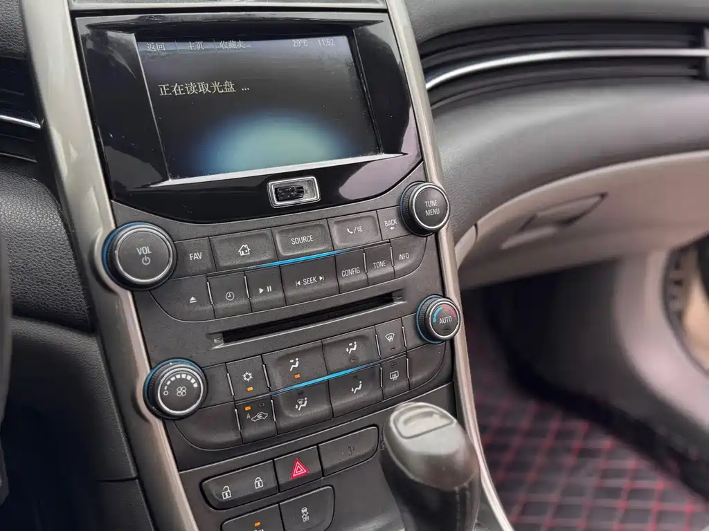 Chevrolet Malibu 2.0L Auto Luxury Edition, фото 13