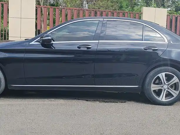Mercedes-Benz C-Class — миниатюра 3