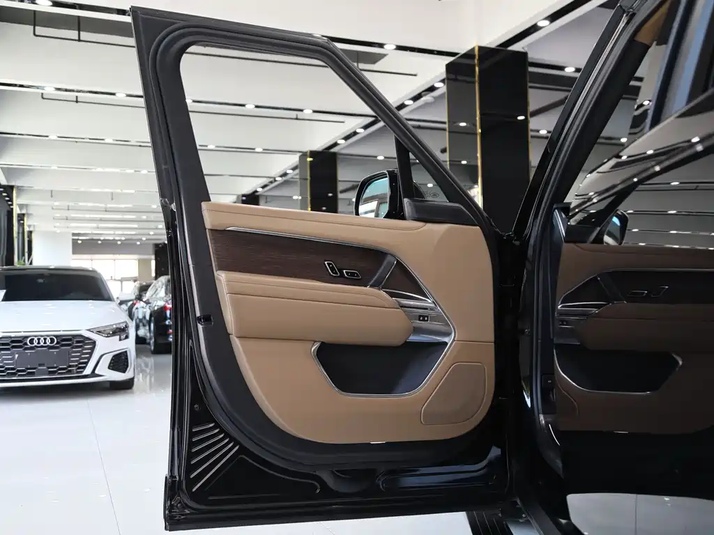Land Rover Range Rover — миниатюра 6