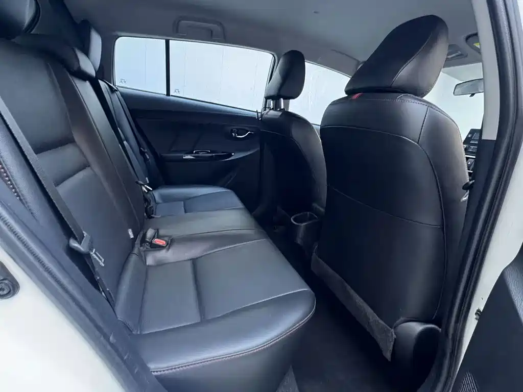 Toyota Yaris L — миниатюра 10