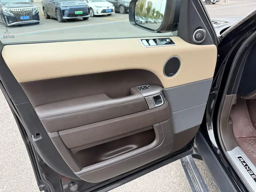 Land Rover Sport PHEV — миниатюра 7