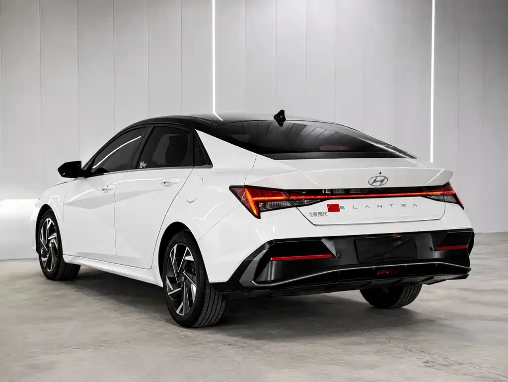 Hyundai Elantra — миниатюра 6