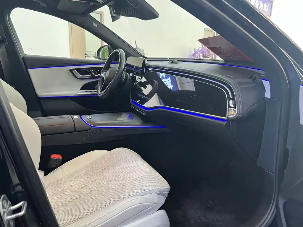 Mercedes-Benz E-Class — миниатюра 4