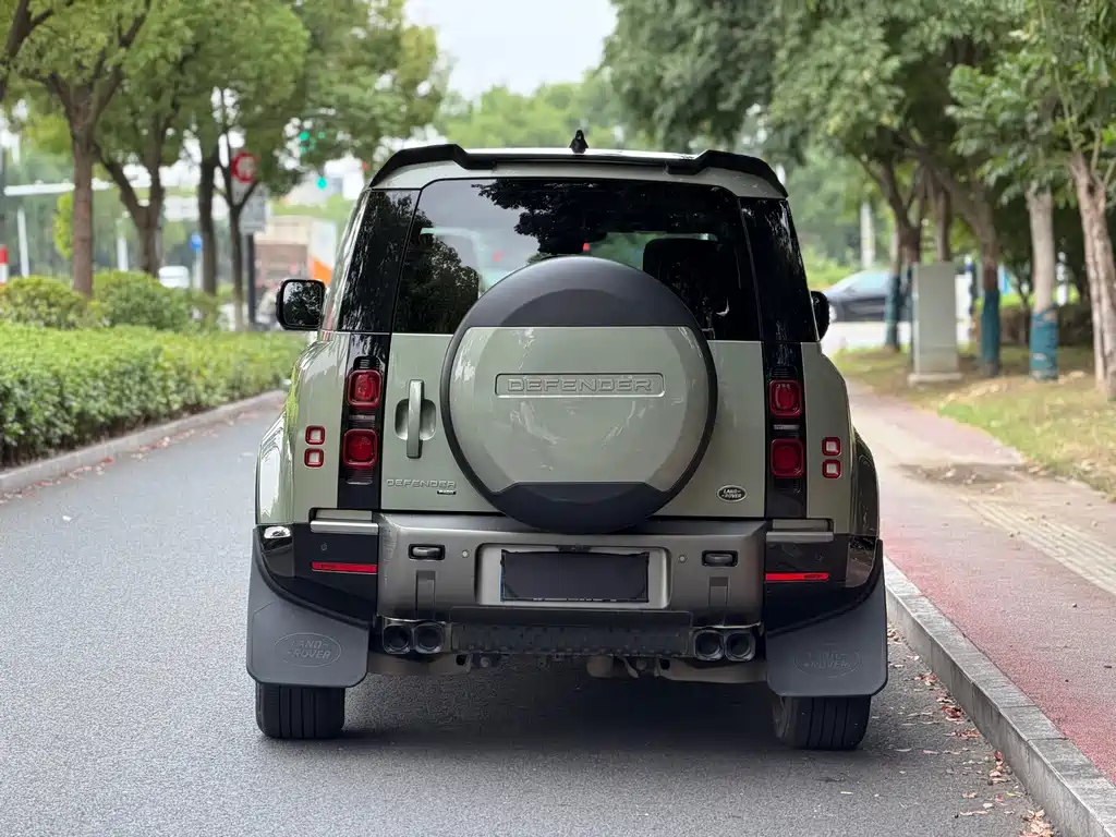 Land Rover Defender — миниатюра 5