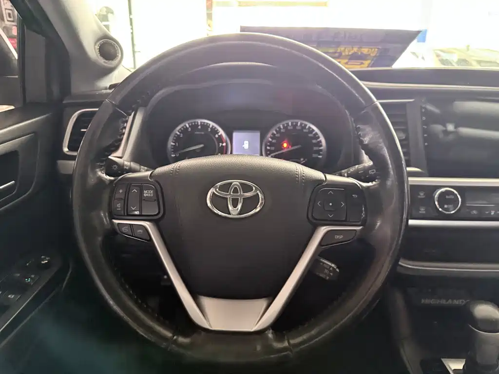 Toyota Highlander — миниатюра 13
