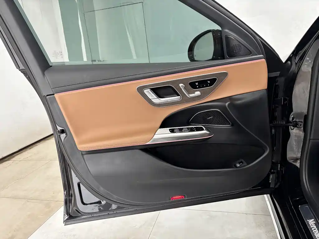 Mercedes-Benz E-Class E 2024 E 350 e L