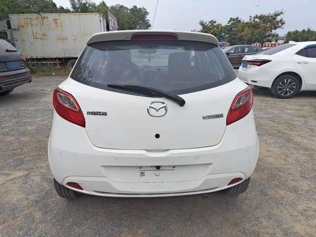 Mazda 2 — миниатюра 6