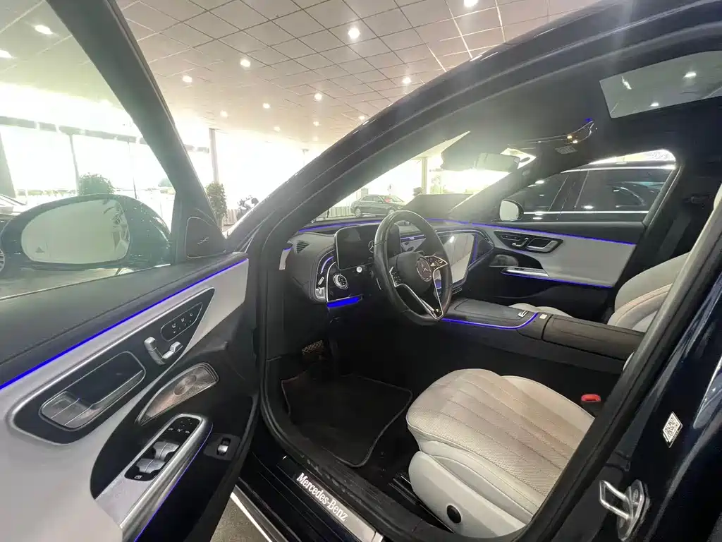 Mercedes-Benz E-Class — миниатюра 8