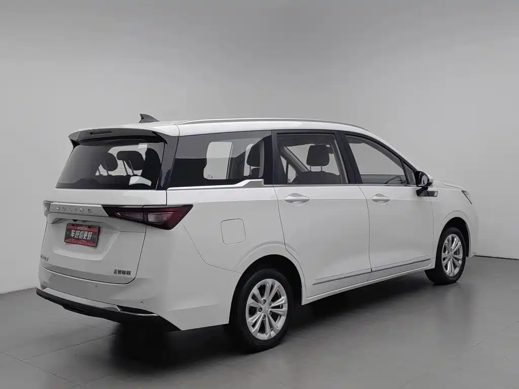 Wuling Jiachen — миниатюра 2