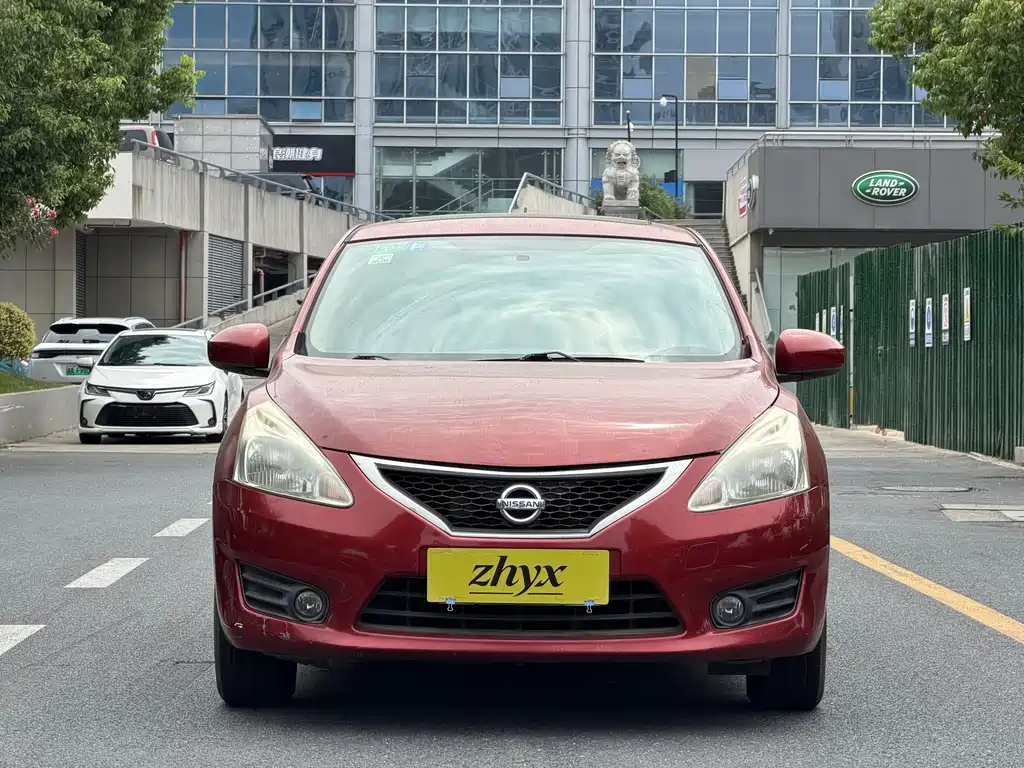Nissan Tiida — миниатюра 2