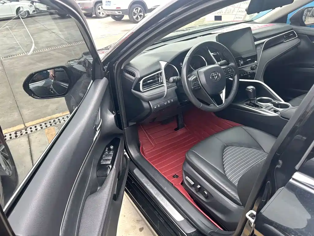 Toyota Camry — миниатюра 5