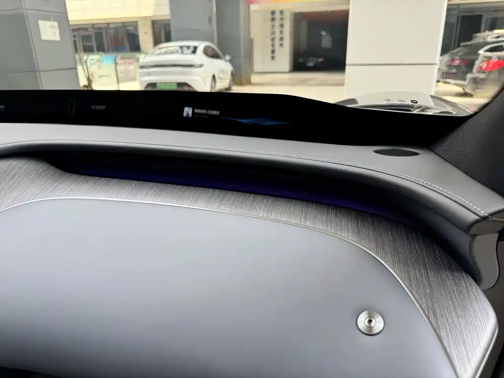 Xiaomi YU7 — миниатюра 41