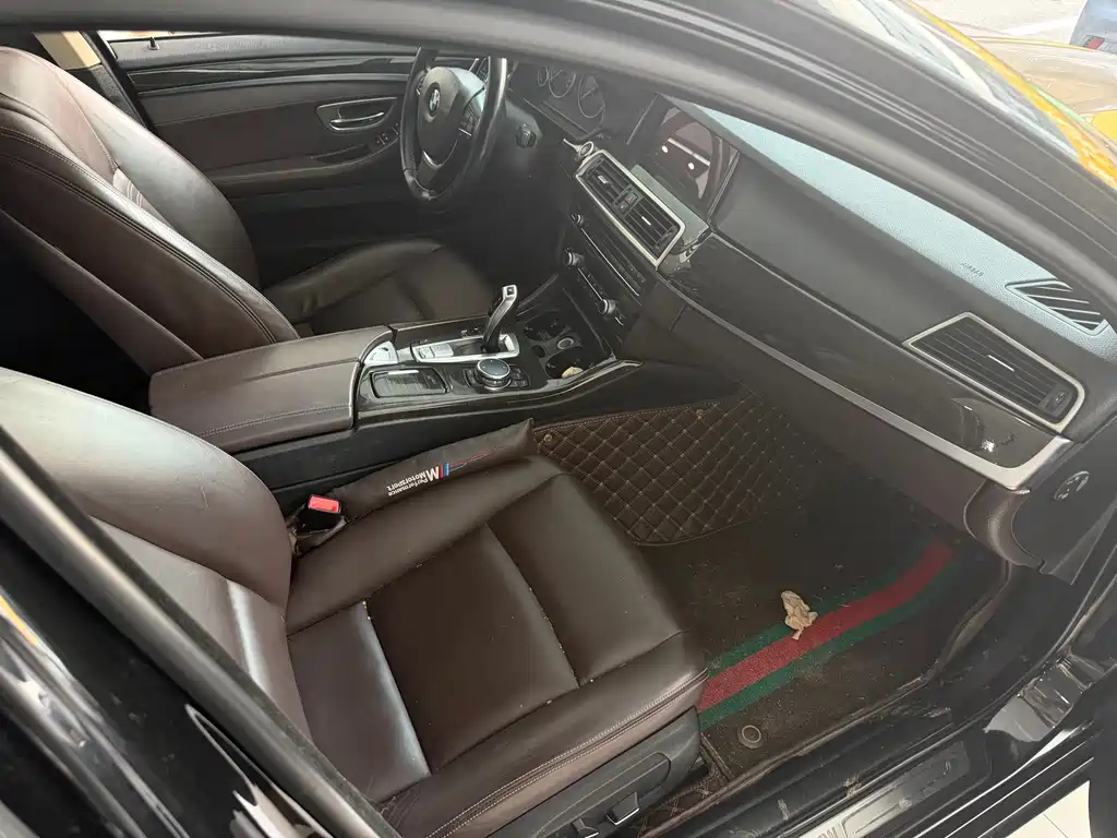 BMW 5 Series — миниатюра 6