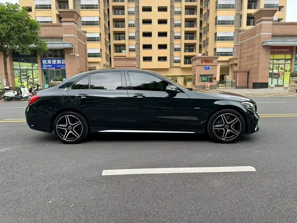 Mercedes-Benz C-Class — миниатюра 9