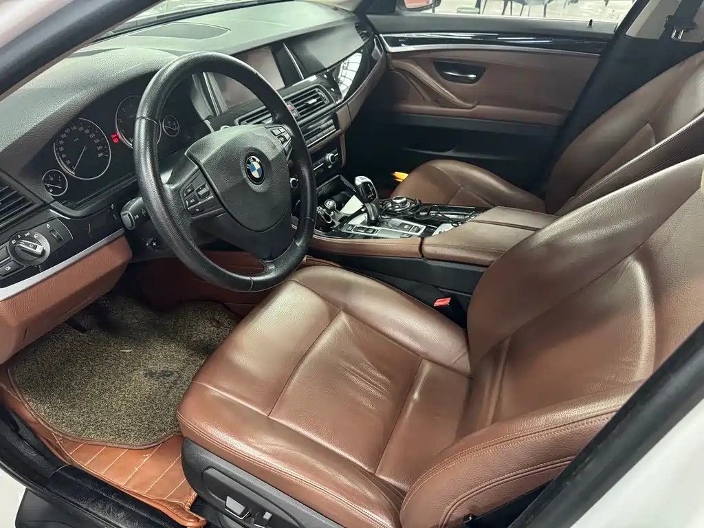 BMW 5 Series — миниатюра 8