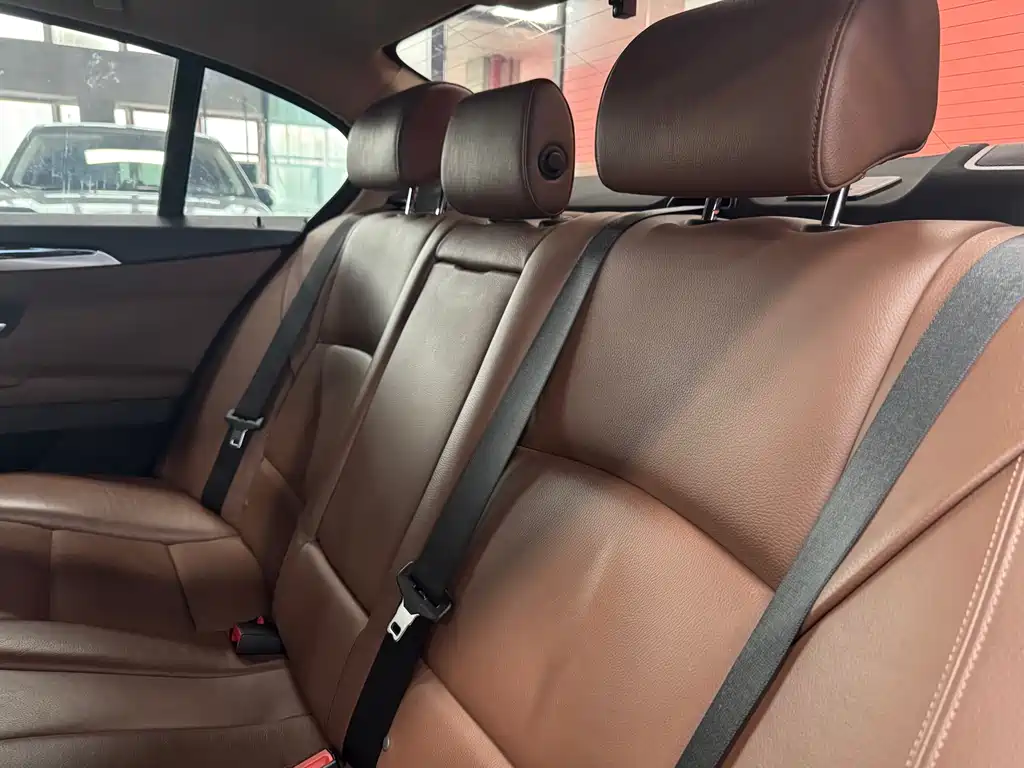 BMW 5 Series — миниатюра 12